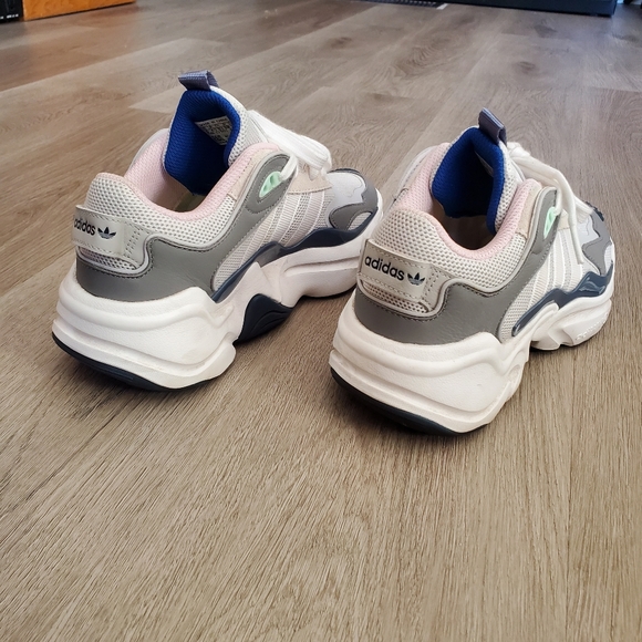 Adidas Magmur Runner AdiPRENE + Women's Size 6/37.5 - Picture 2 of 10